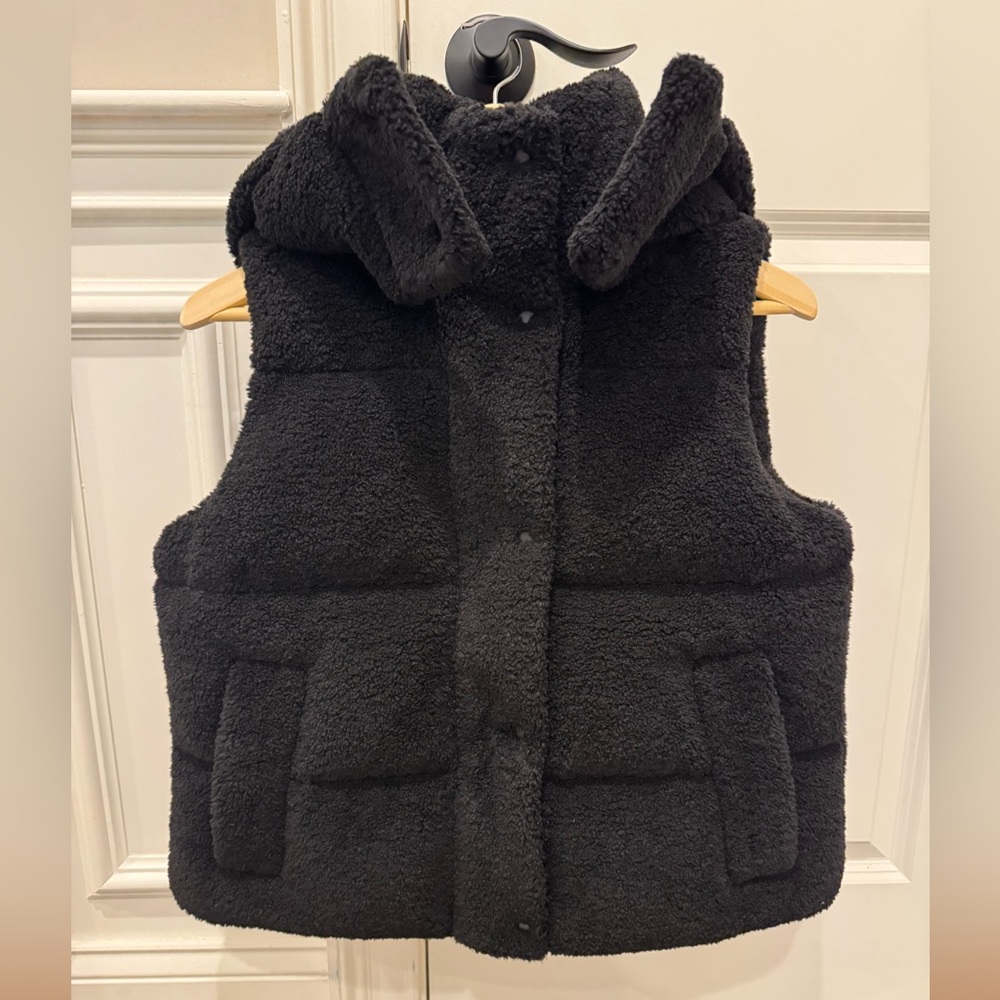 BNWT lululemon Wunder Puff Cropped Vest *Textured Fleece black